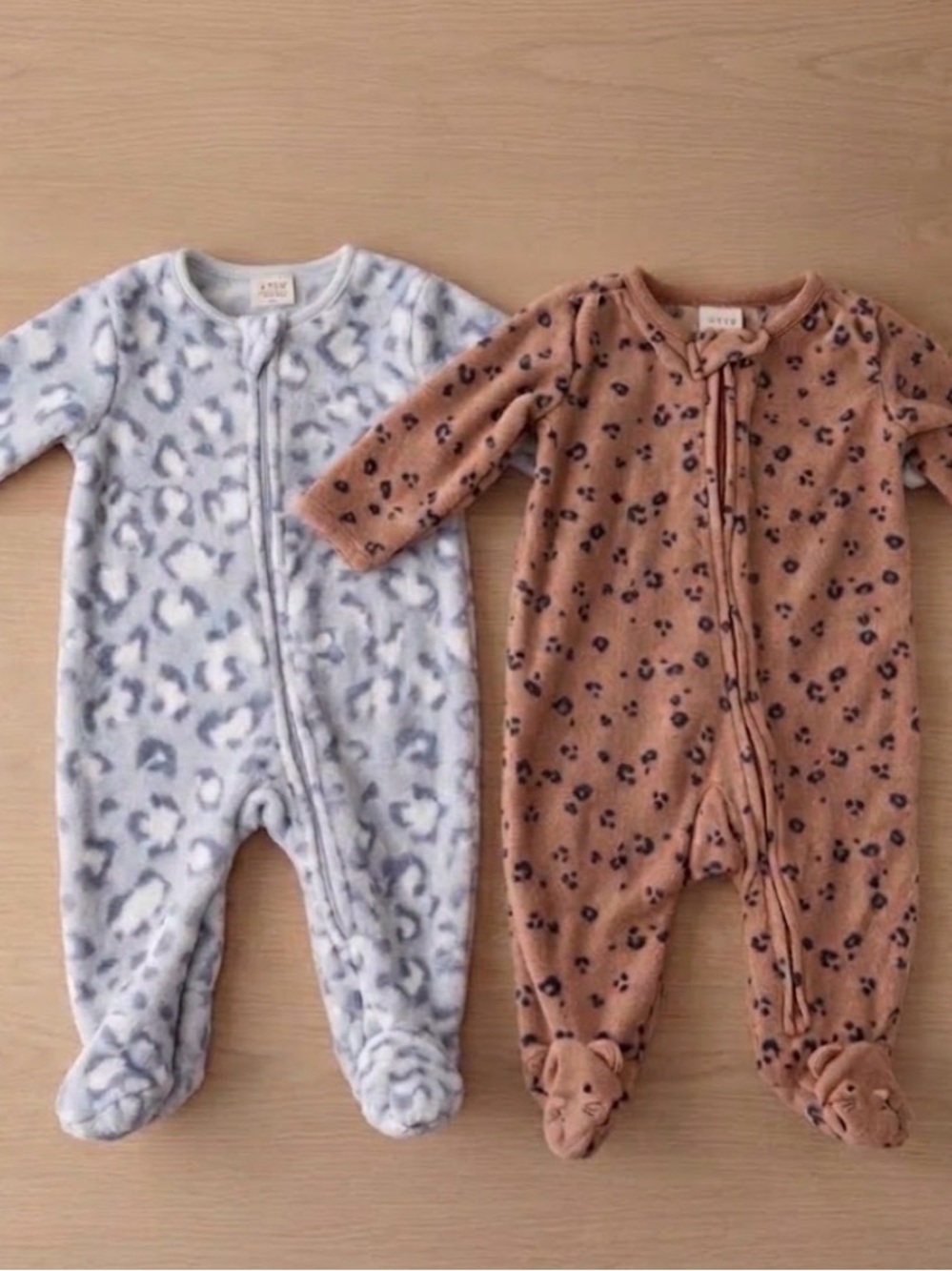 Fleece Leopard Print One-Piece Footed Sleepers baby boy/ girl Newborn 3 months